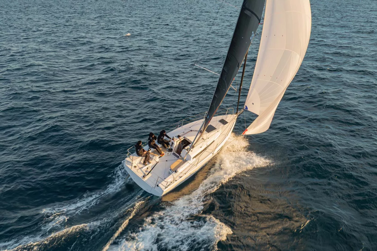 3 BENETEAU First 30