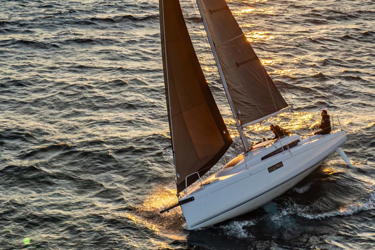 4 BENETEAU First 30