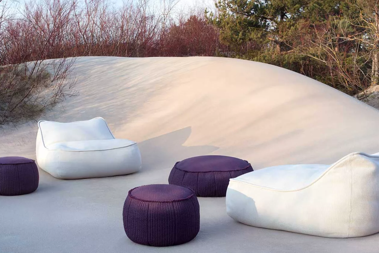 1 Paola Lenti Float Outdoor Daybed