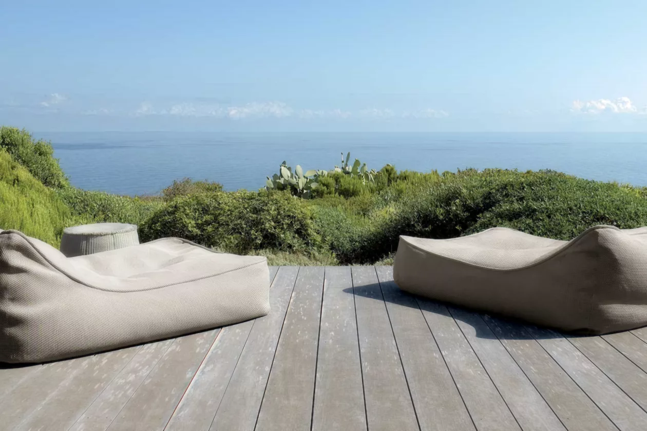 4 Paola Lenti Float Outdoor Daybed