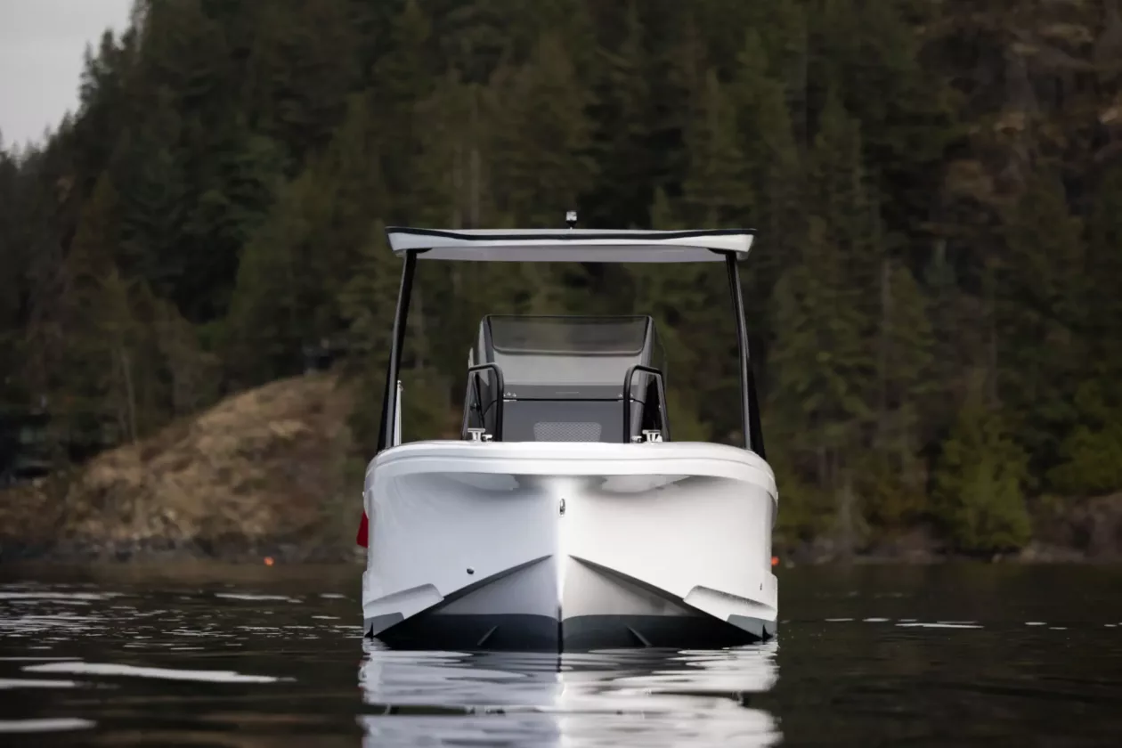 2 Explore the Axopar 22 T Top
