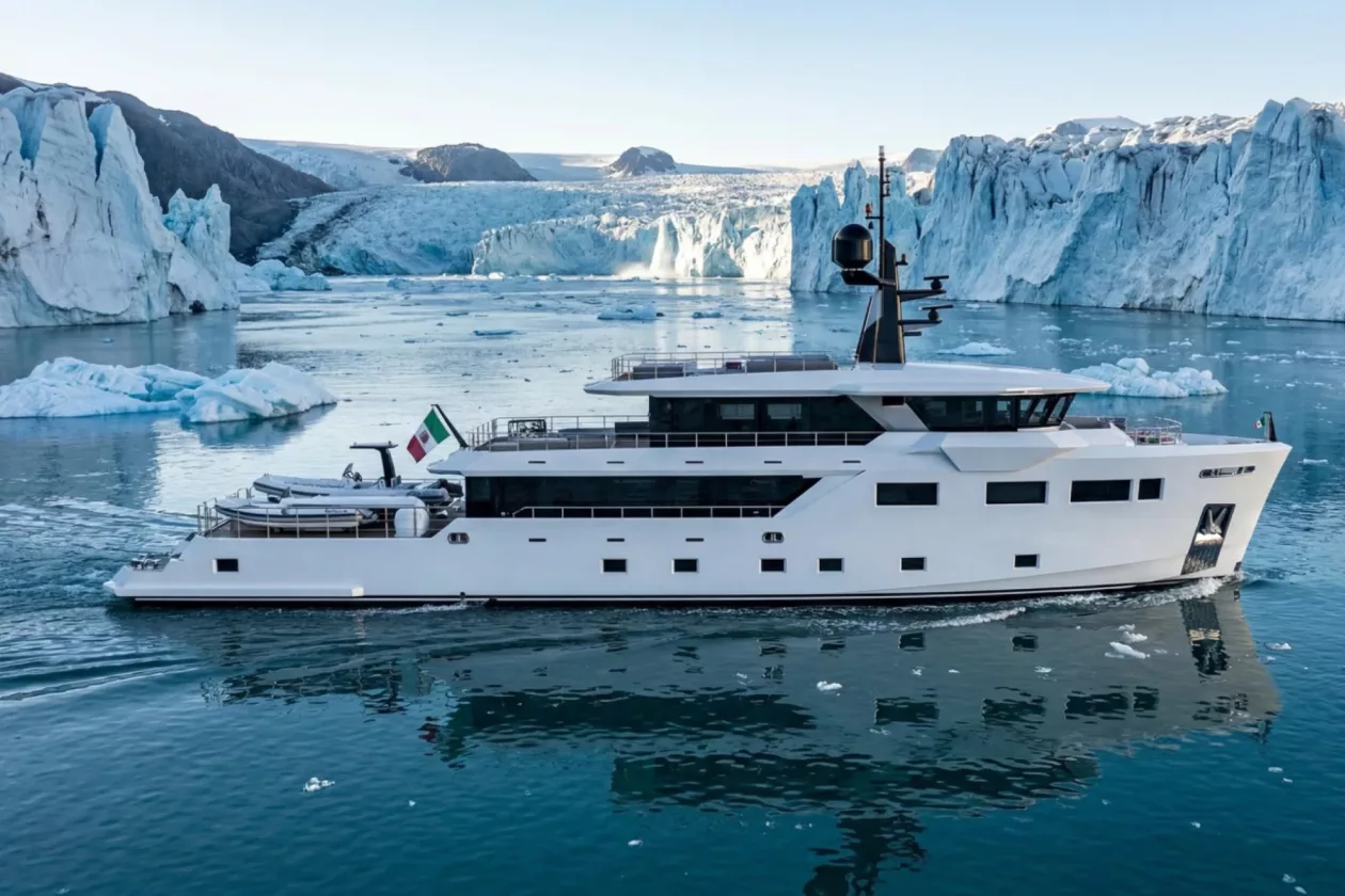 1 FRASER ICE EXPLORER 40 M