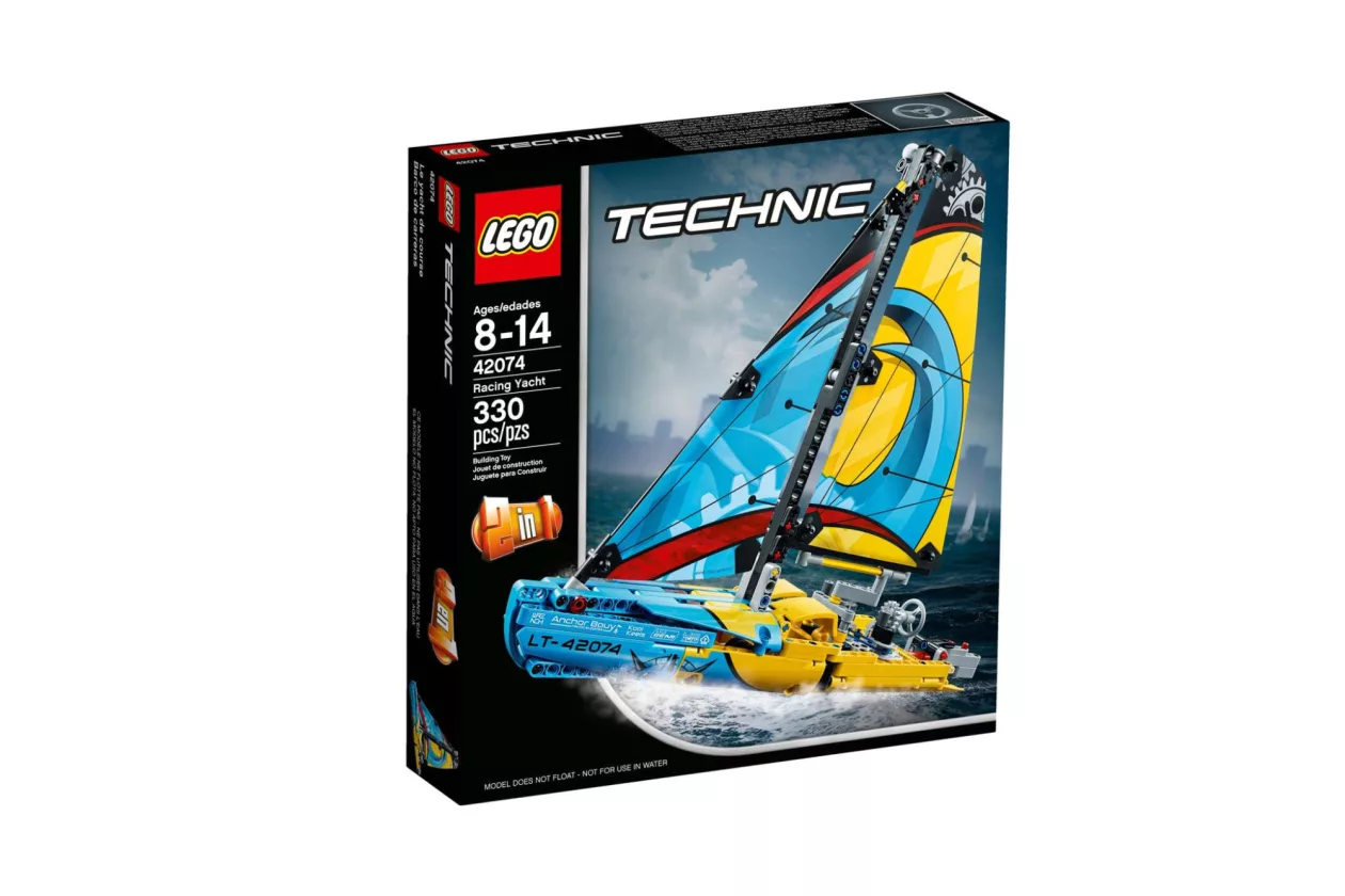 2 LEGO Technic Racing Yacht