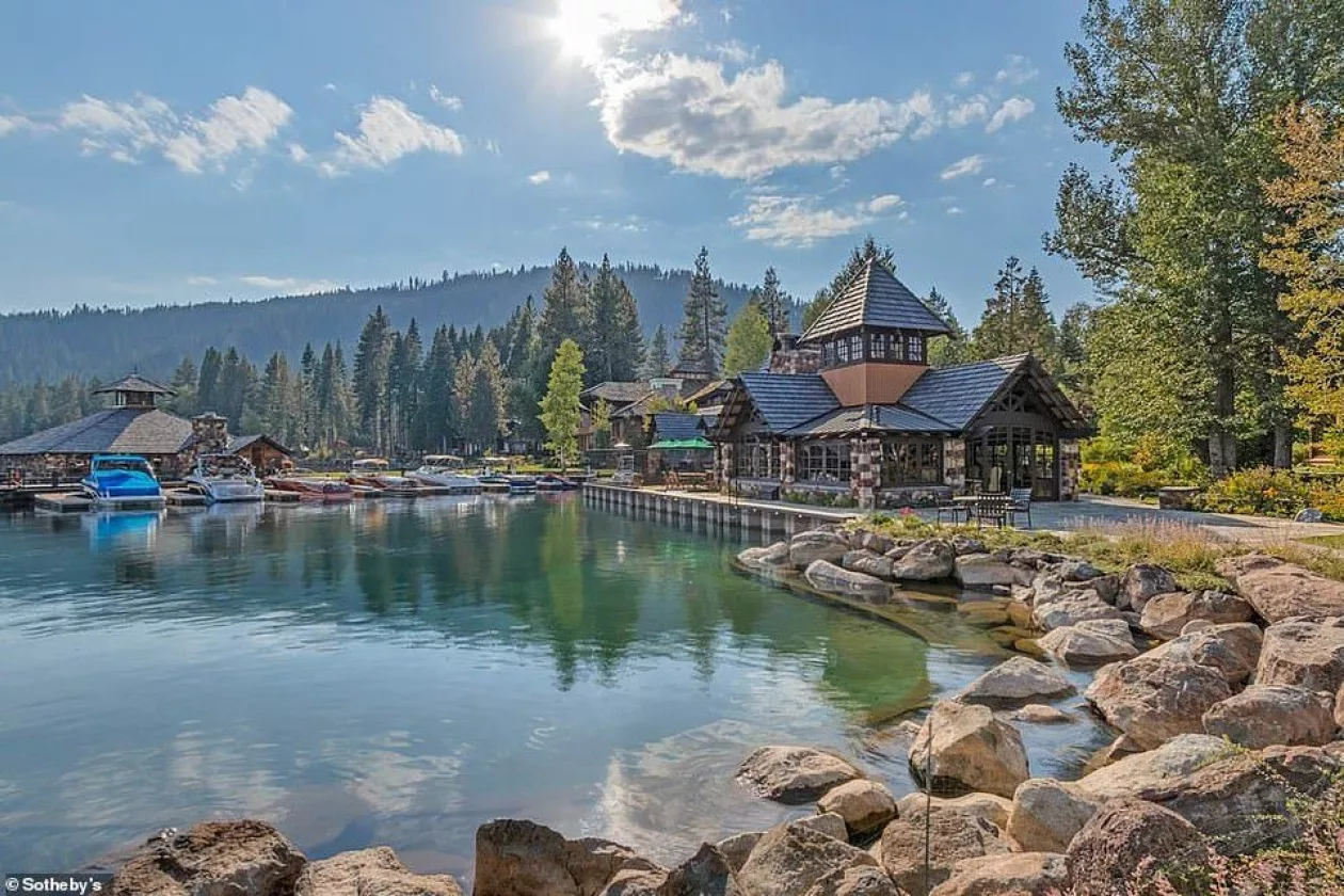 Tahoe house03