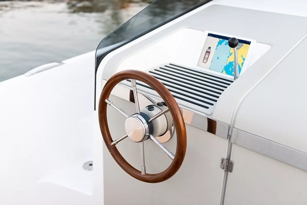 Q yacht05
