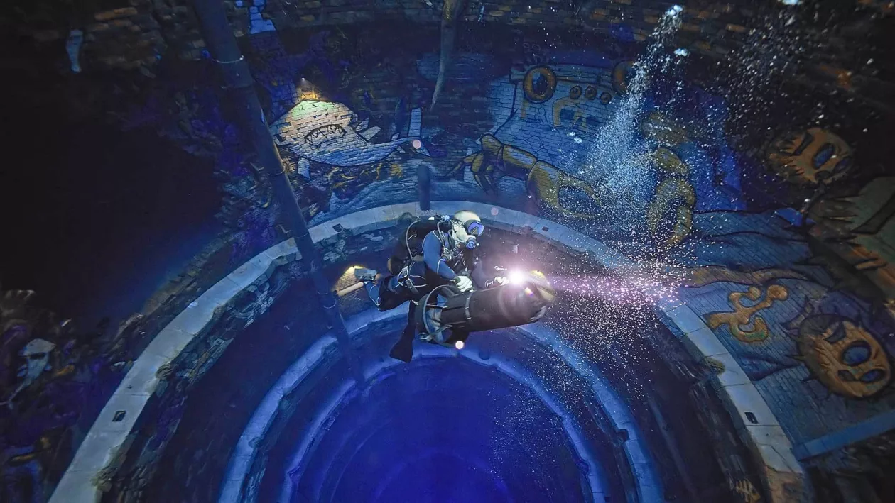 Dubai deepest swimming pool supremarine 1