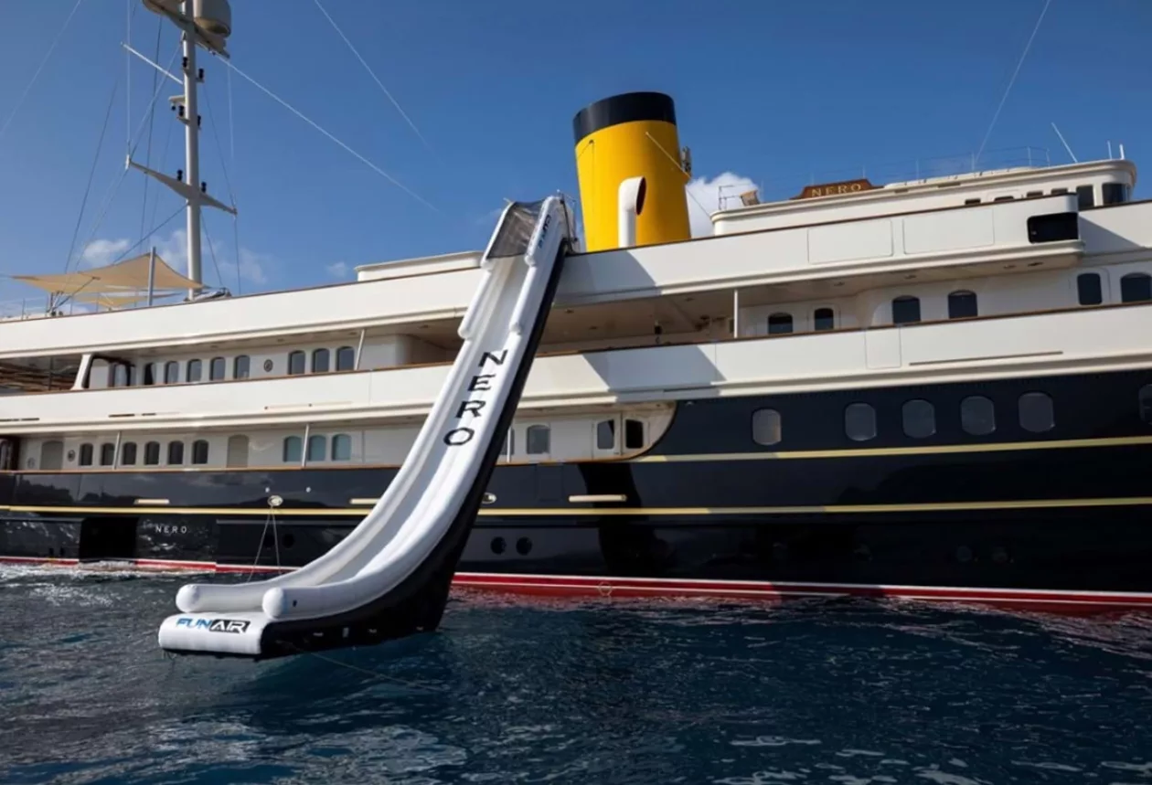 The 295 Foot Nero 2
