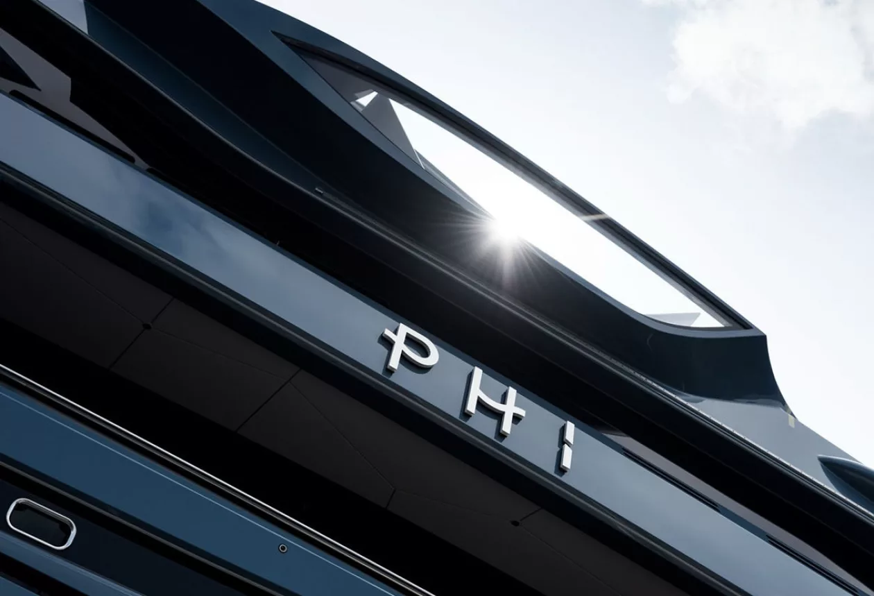 Royal Huismans Phi 6