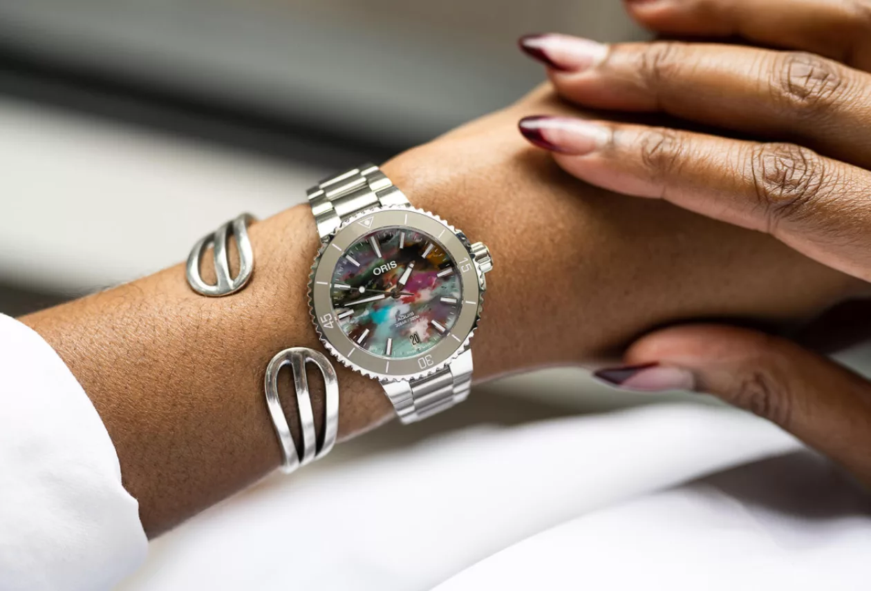 ORIS AQUIS DATE UPCYCLE WATCH 5