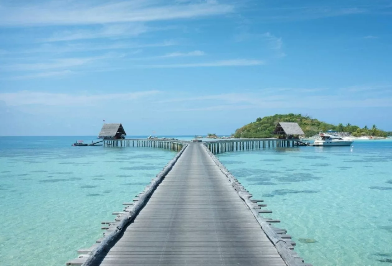 BAWAH RESERVE RESORT INDONESIA 2