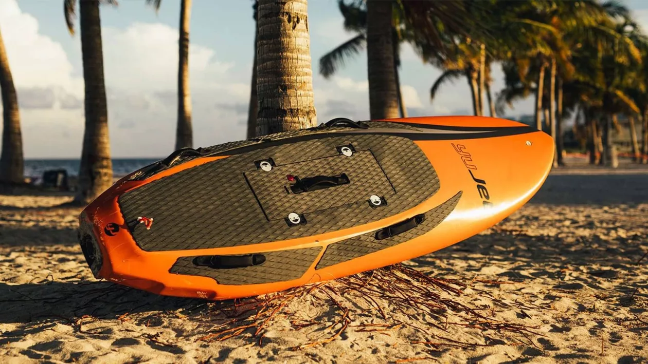 Yu Jet Surfer1