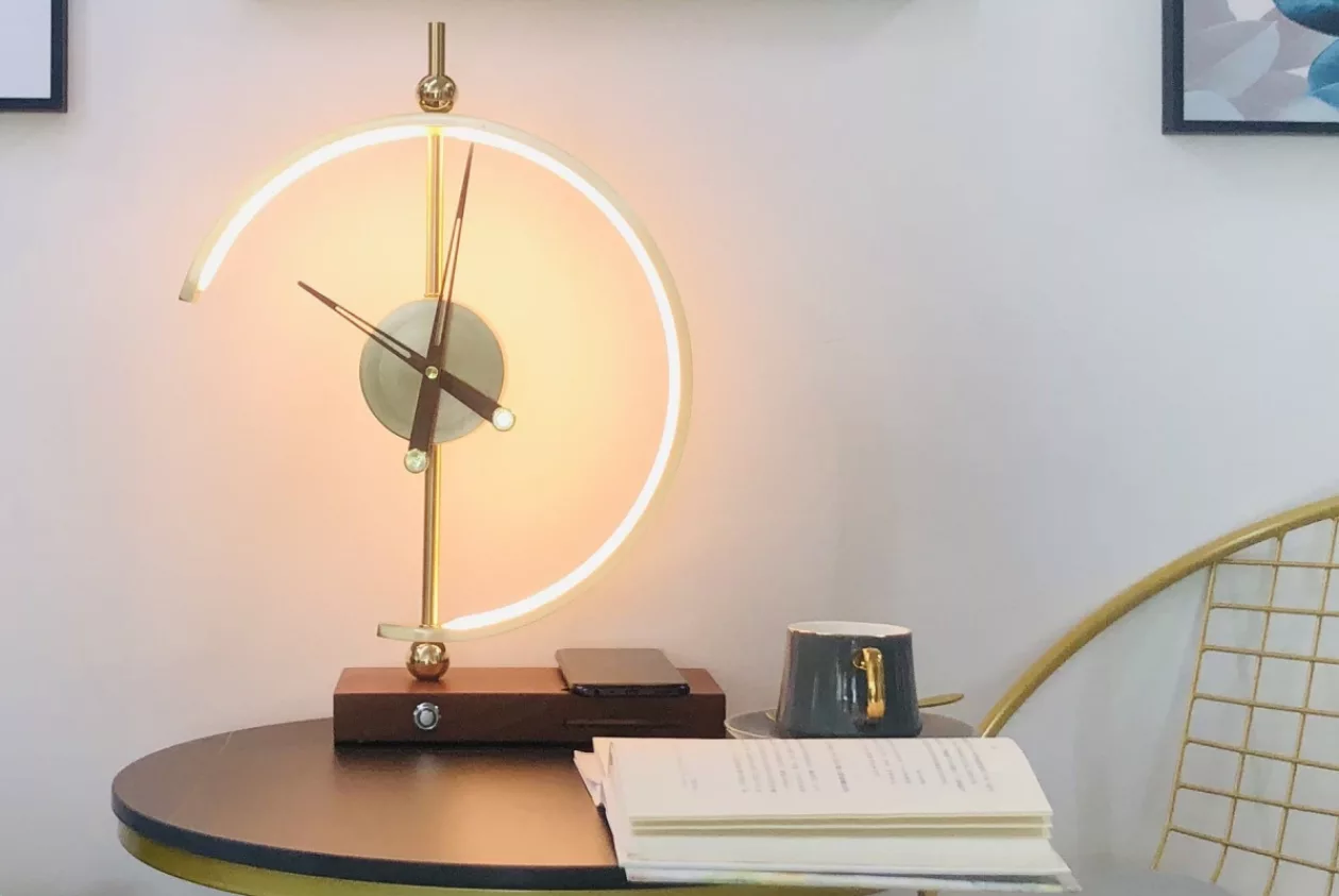 The Khonsu Clock Lamp 4