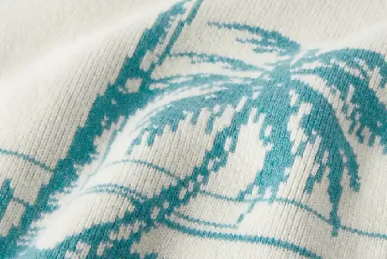 Surrounded by the Ocean Fringed Cashmere Blend Jacquard Blanket 2