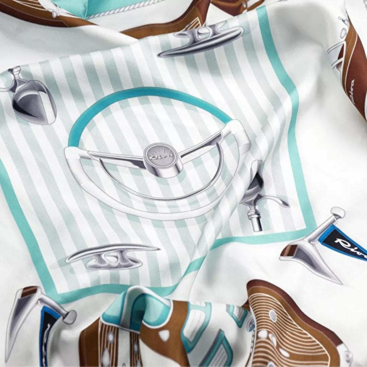 Riva foulards focus 01