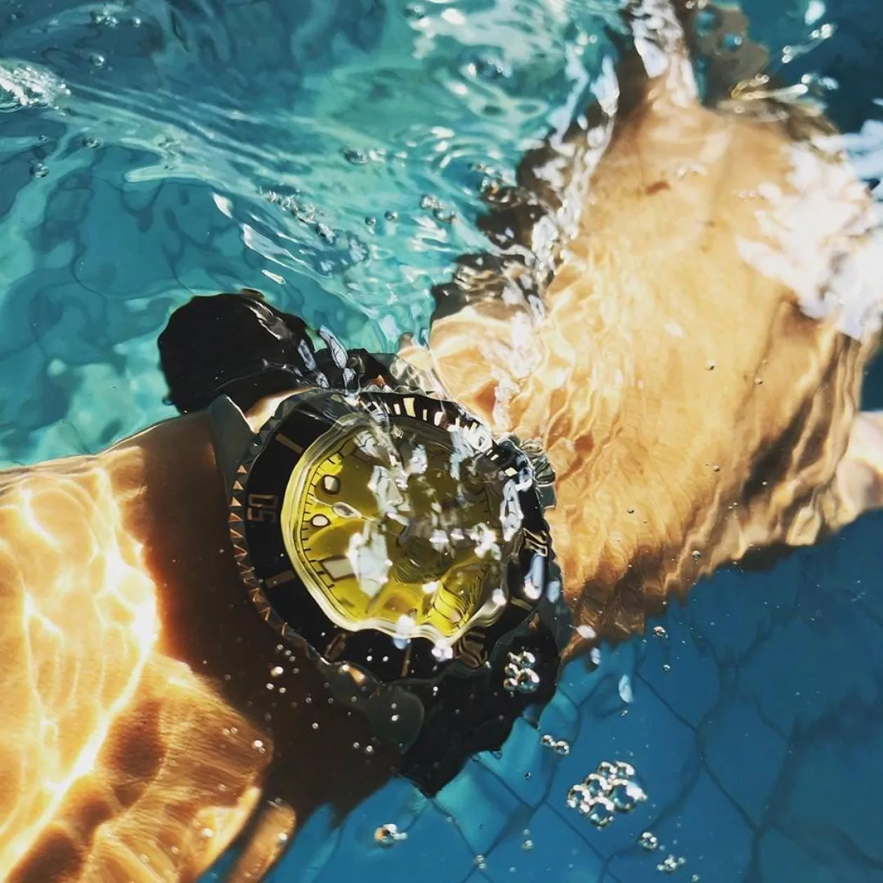 Divers son watch