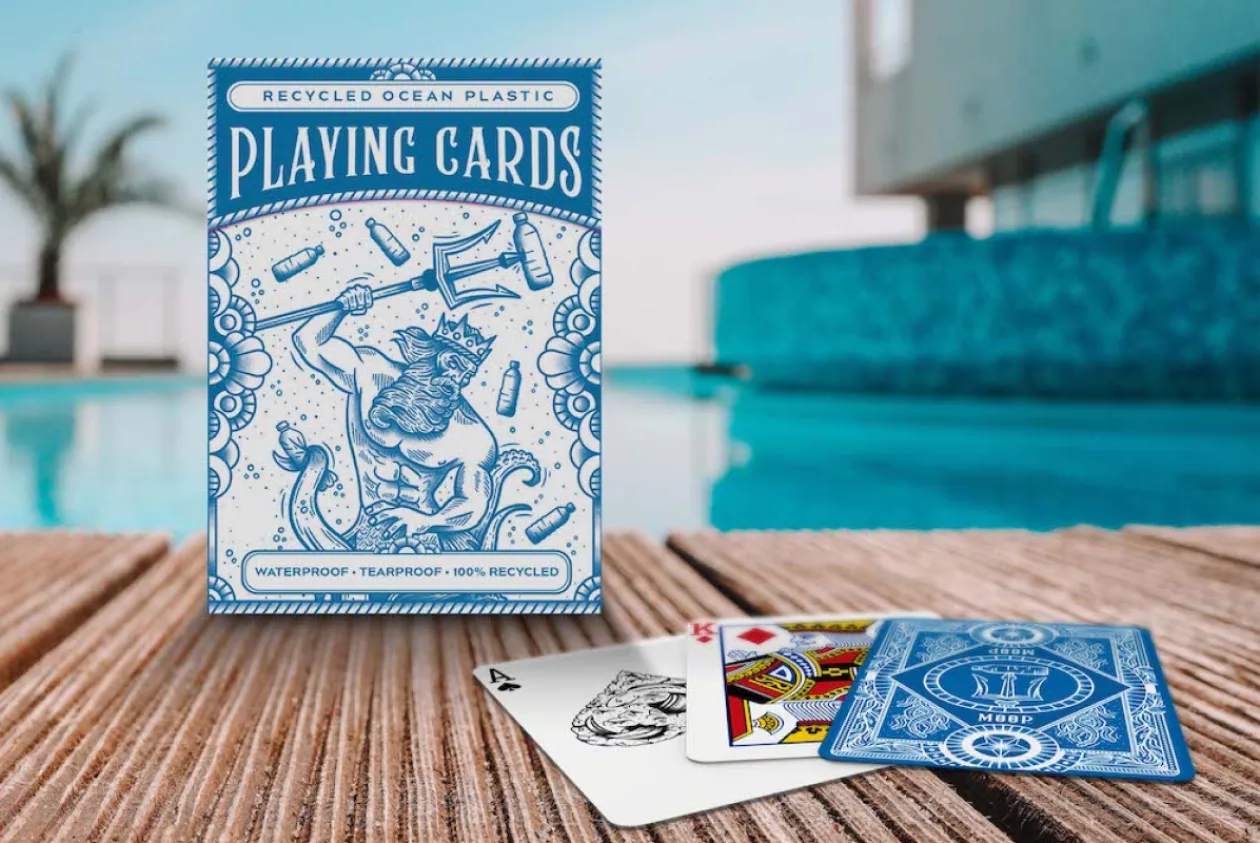 CARDS MADE OF OCEAN PLASTIC 4