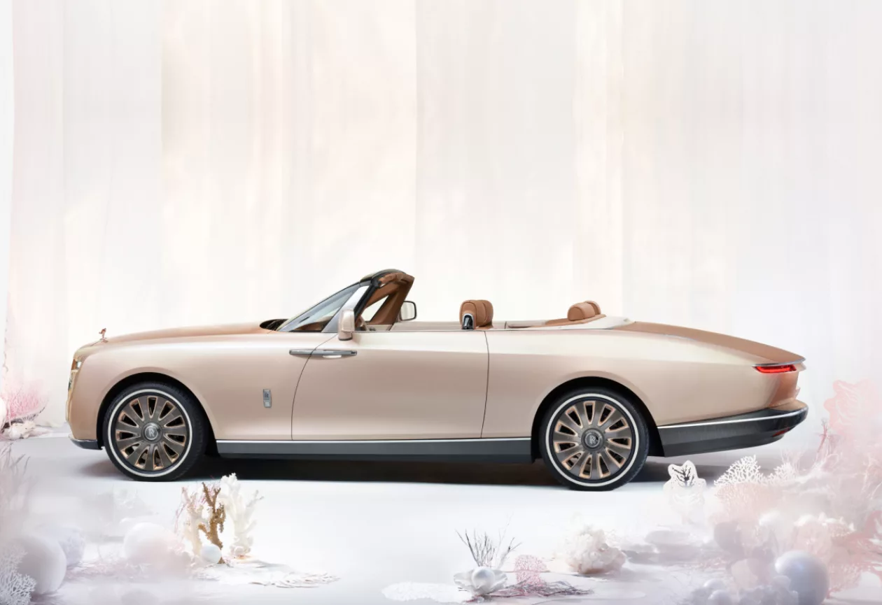 2023 ROLLS ROYCE BOAT TAIL 3