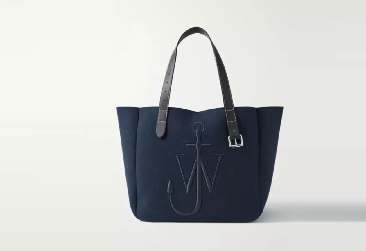 JW ANDERSON LOGO EMBROIDERED LEATHER TRIMMED FELT TOTE BAG NAVY 4