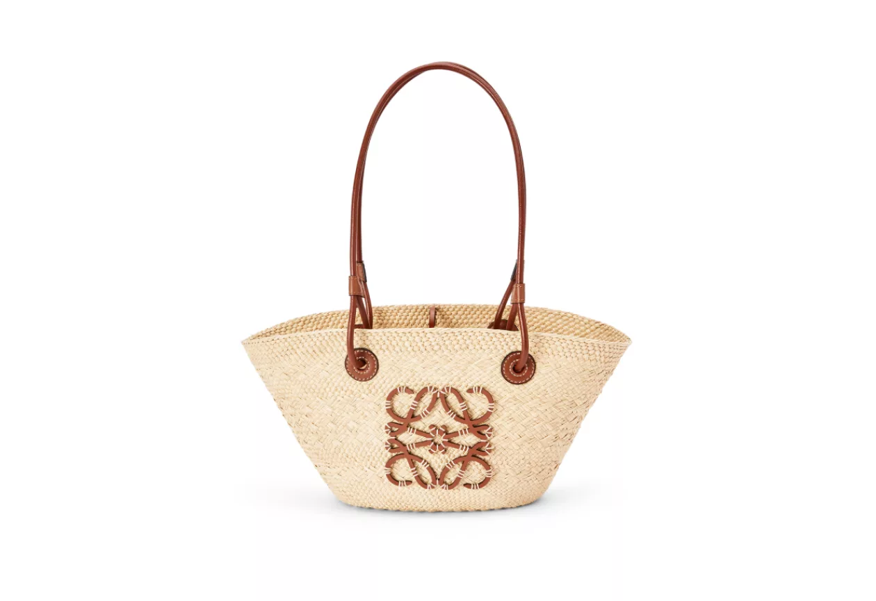 Small Anagram Basket bag in iraca palm and calfskin 6