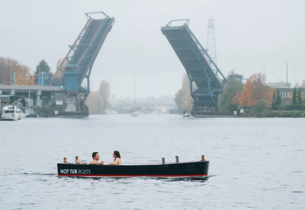 The Hot Tub Boat 9