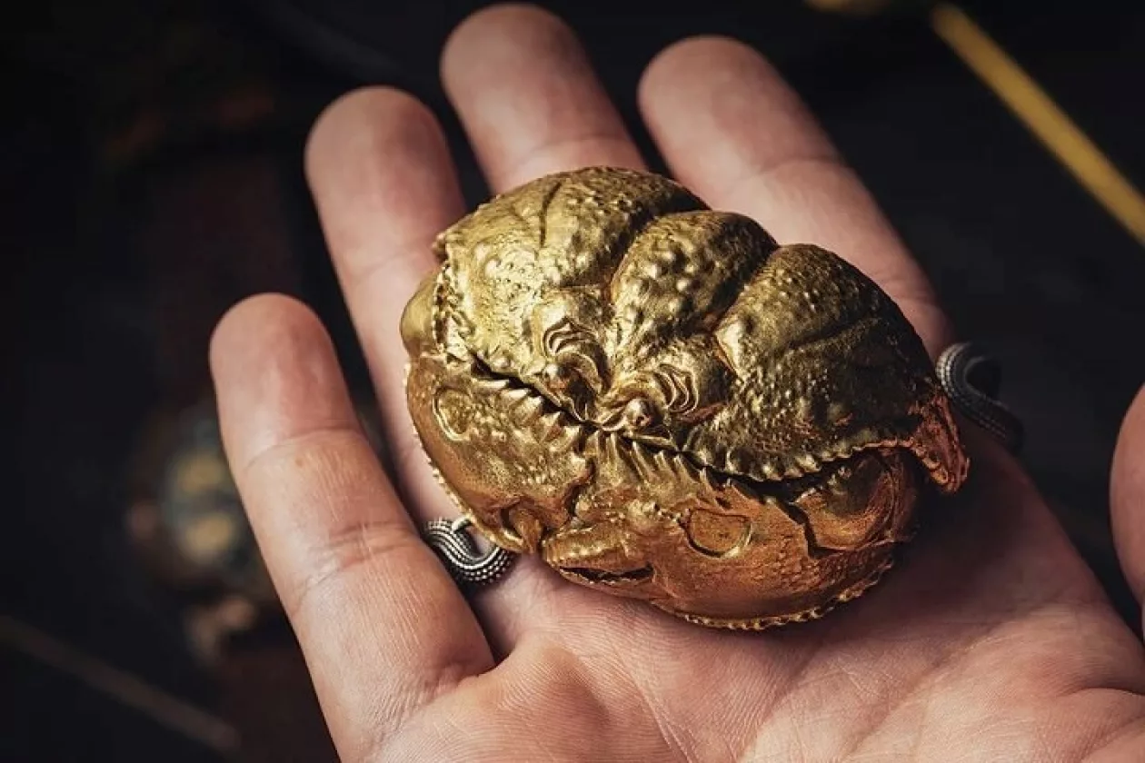 BRASS CRAB KEEPSAKE BOX 1