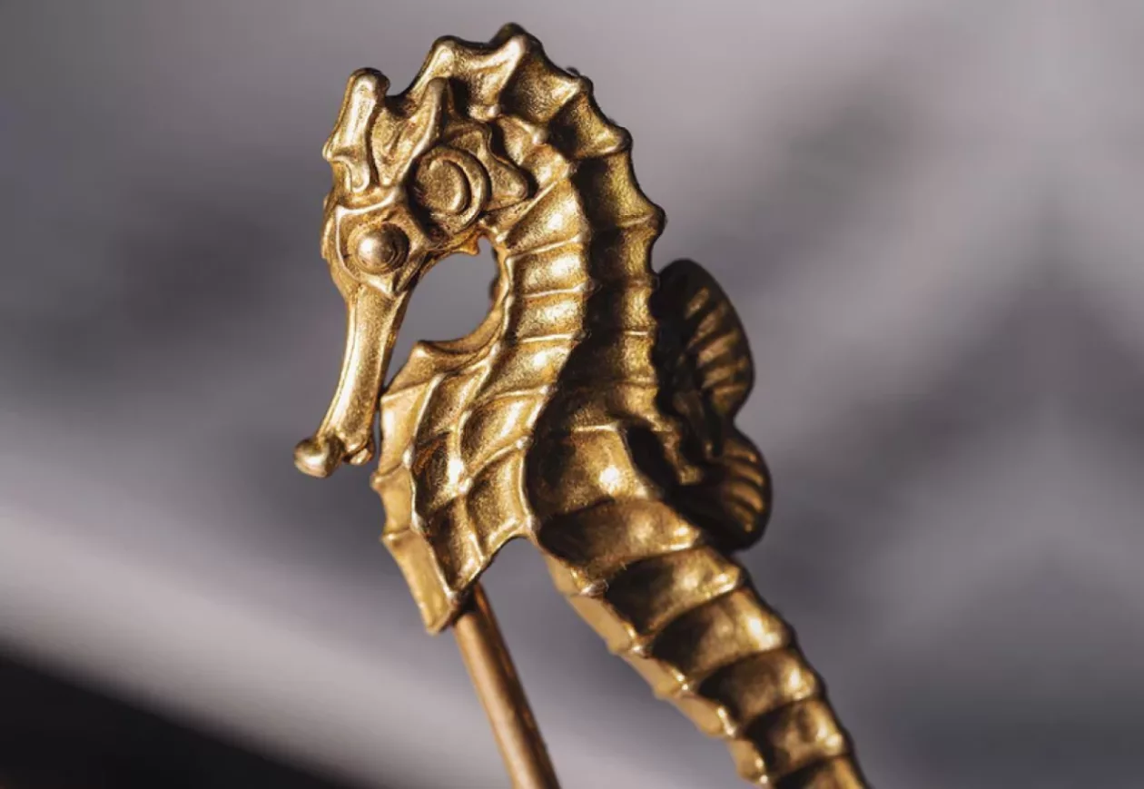 BRASS SEAHORSE PIN KEYCHAIN 51