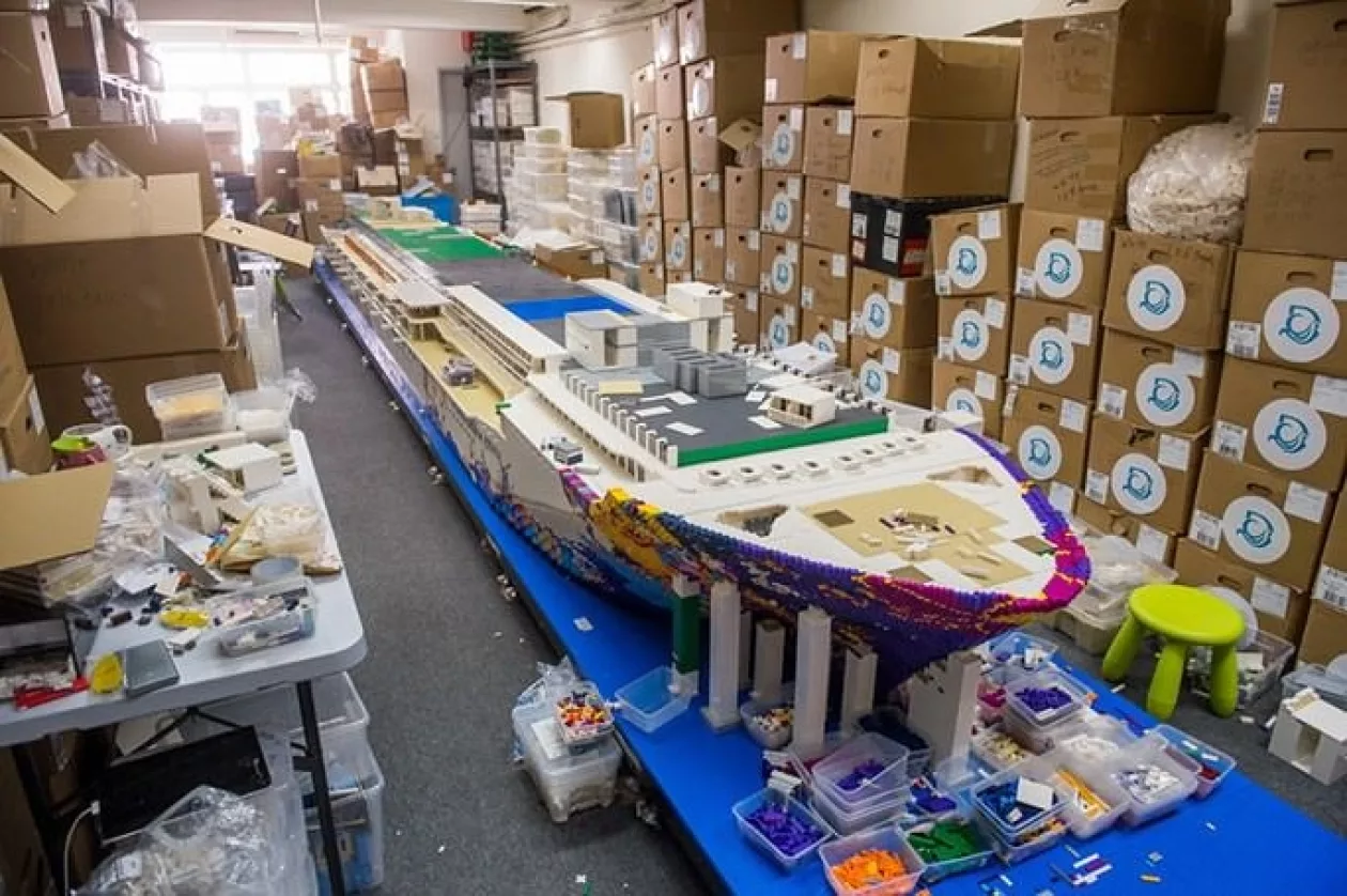 Largest lego ship1
