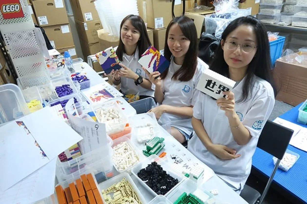 Largest lego ship2