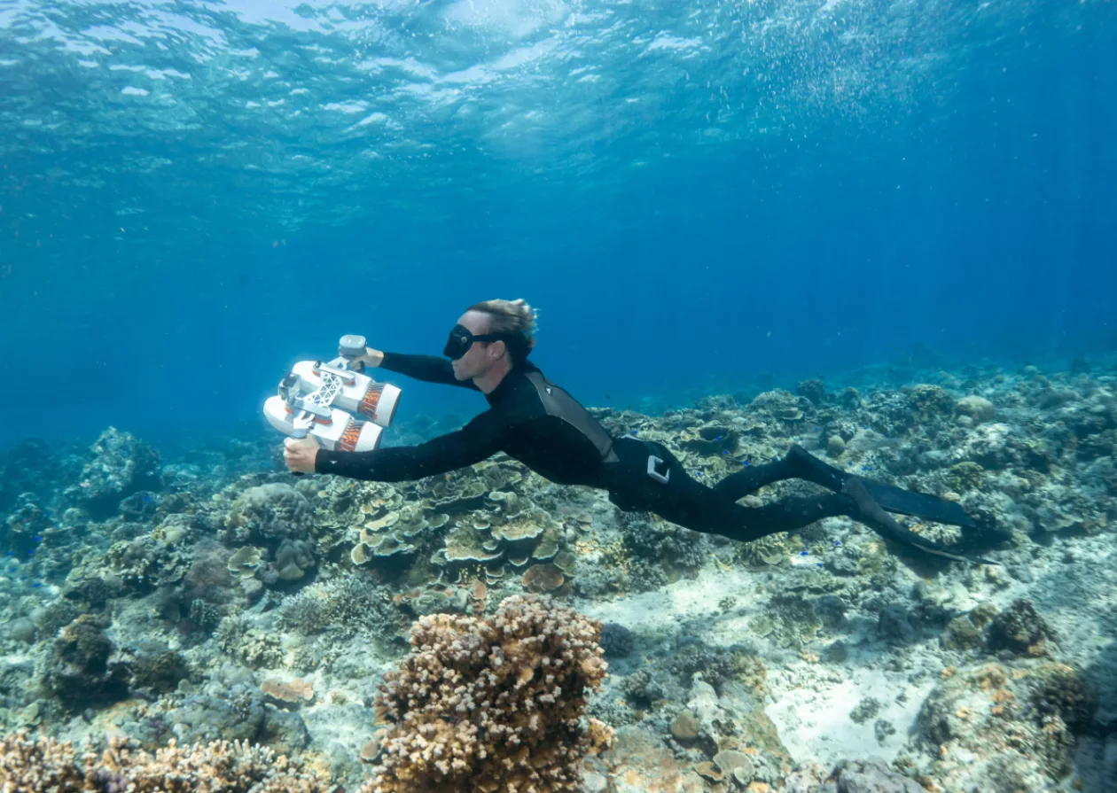 The Mini Underwater Scooter That Is Breaking The Mold 2
