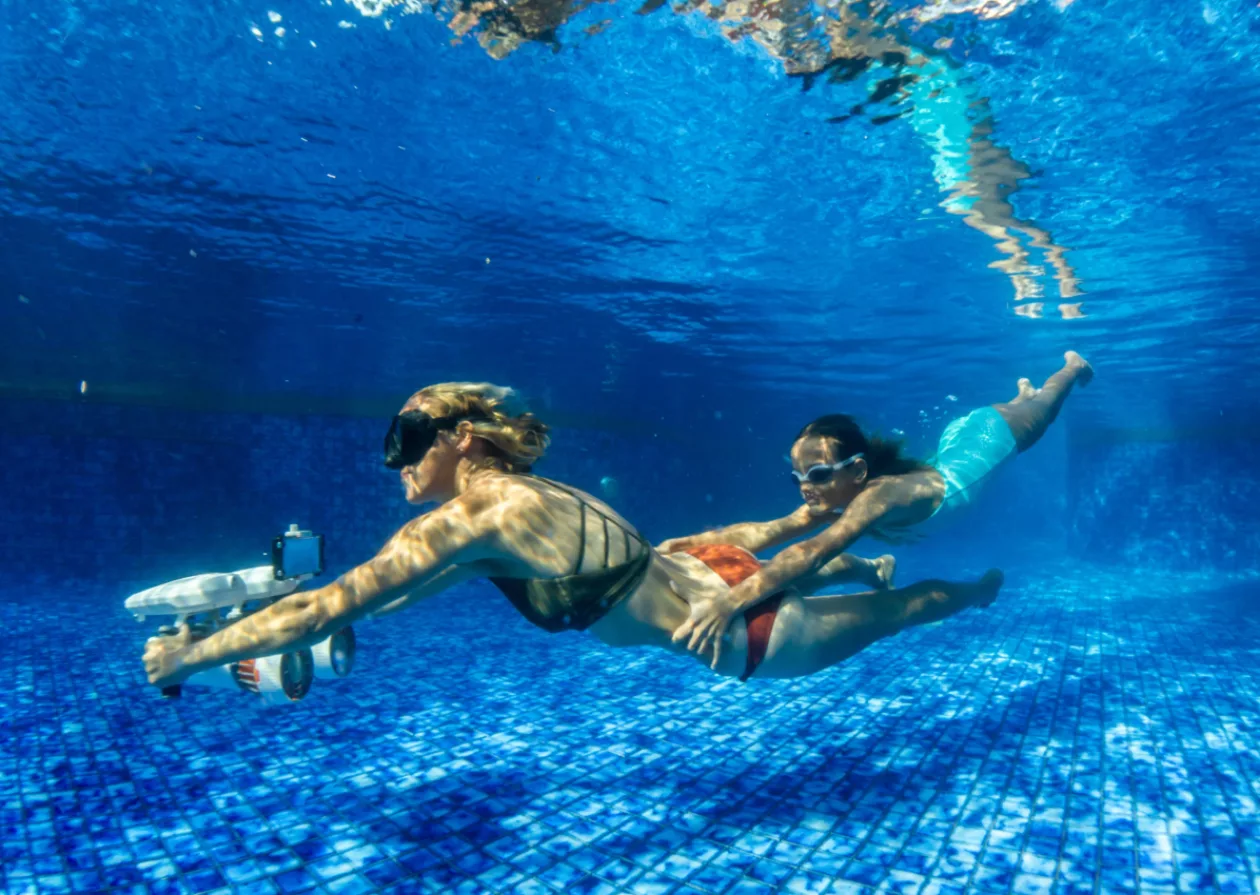 The Mini Underwater Scooter That Is Breaking The Mold 4