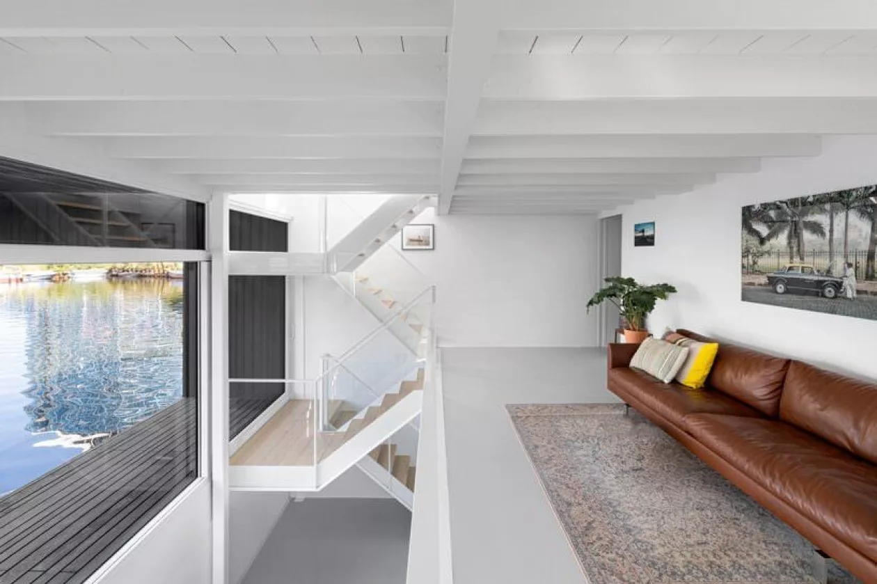 I29 architects floating home supremarine 6