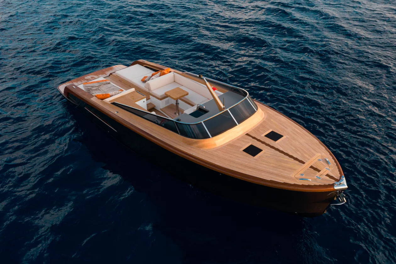 Heritage9 9 castagnola yacht 1