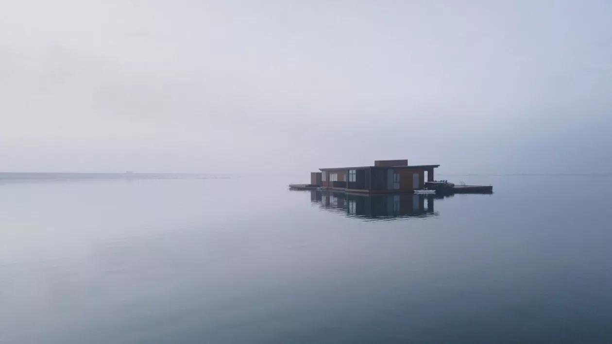 Hi sea floating hotel china by balance design convergine 1