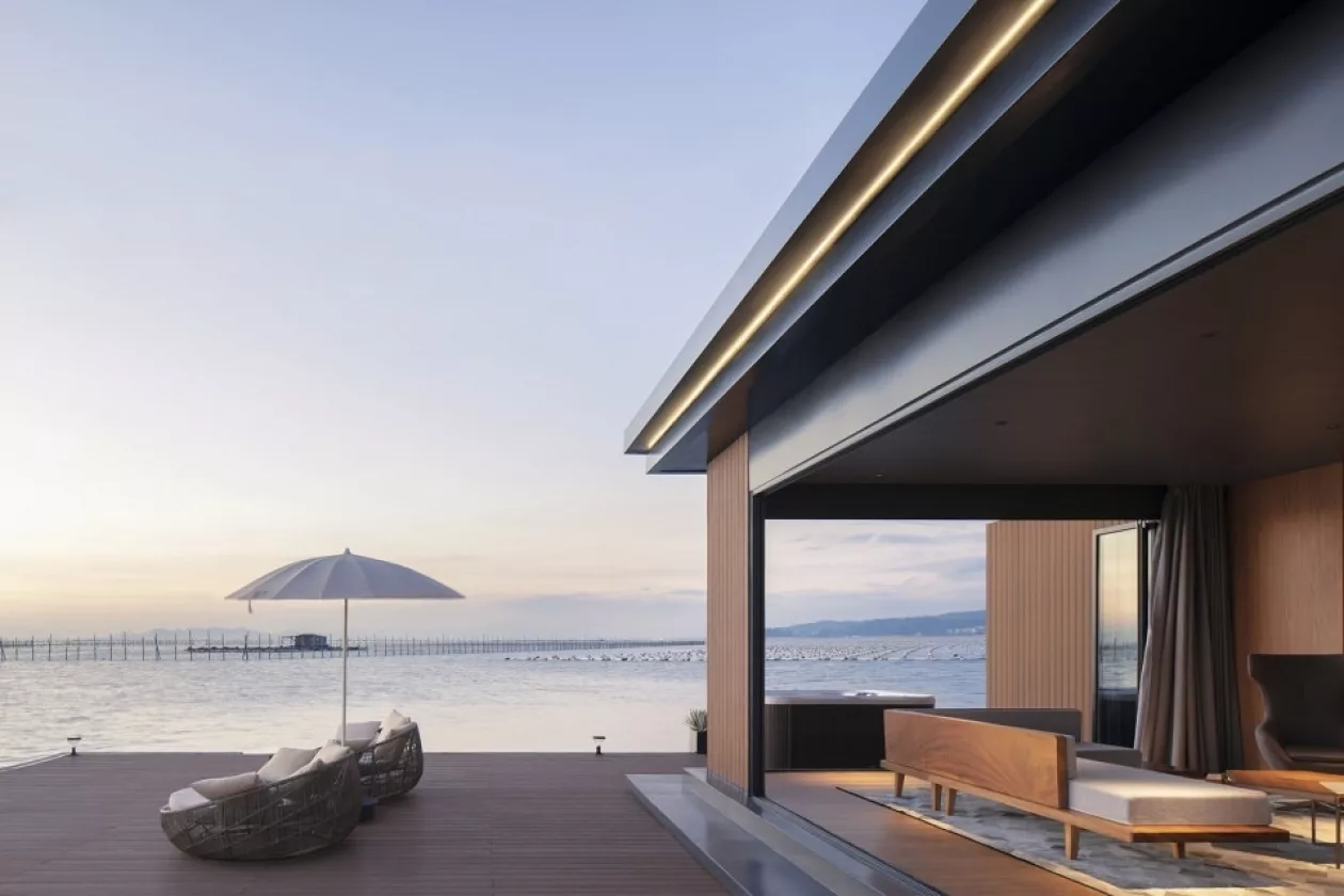 Hi sea floating hotel china by balance design convergine 7