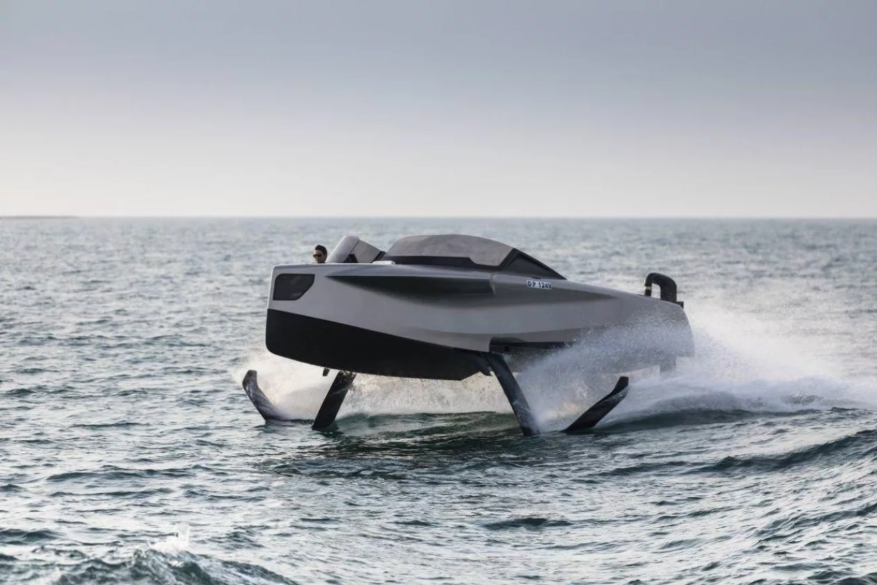 Foiler yacht05