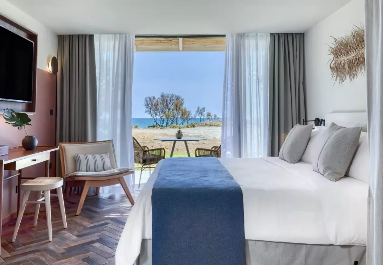 Barefoot Luxury on Zakynthos Golden Sands 03