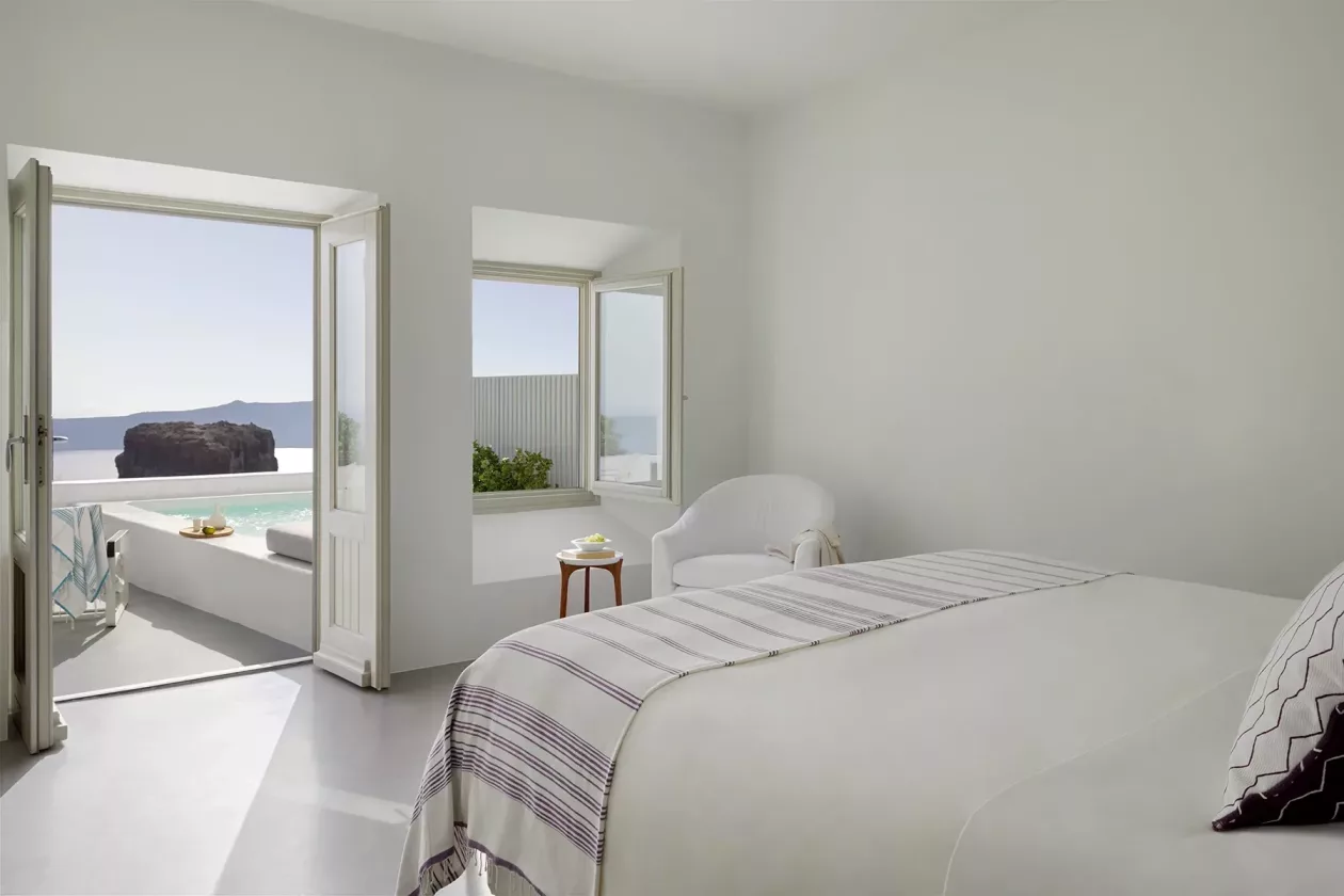 Grace Hotel Santorini Cliffside Elegance Above the Aegean 02