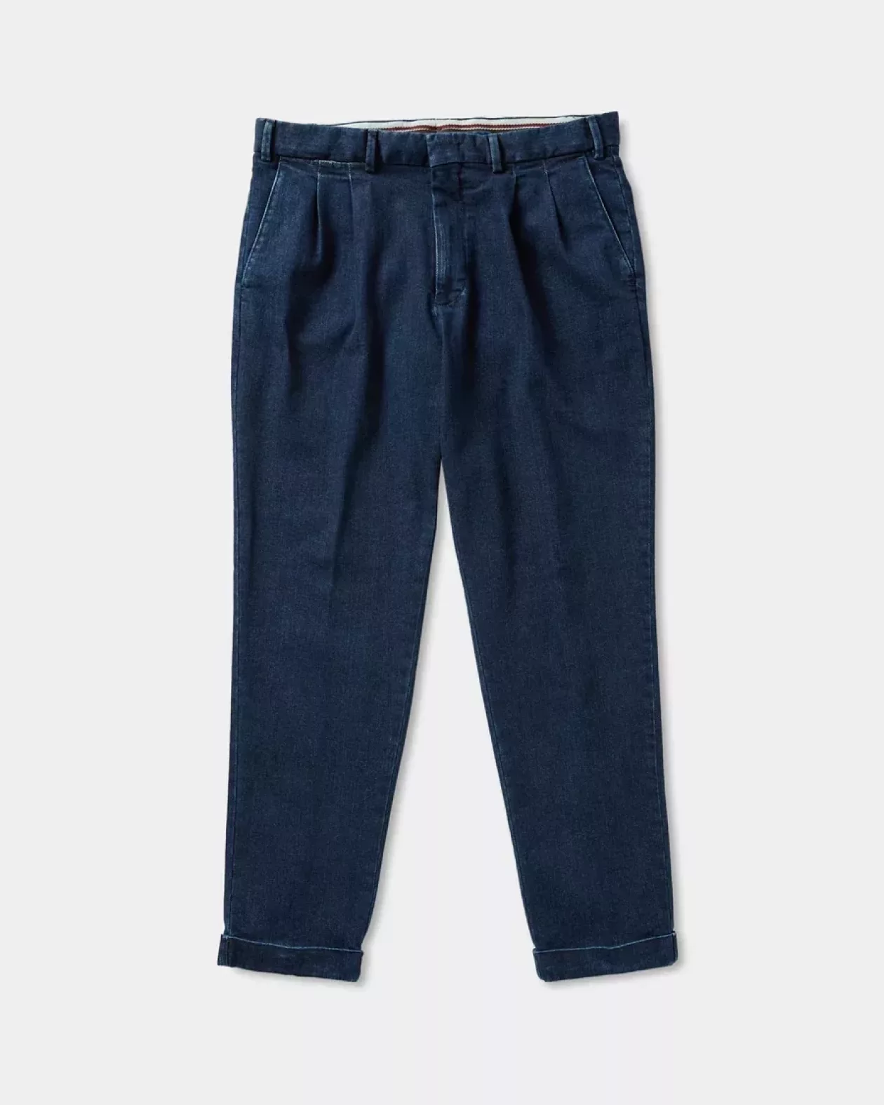 Indigo White A Laidback Reading Ready 01