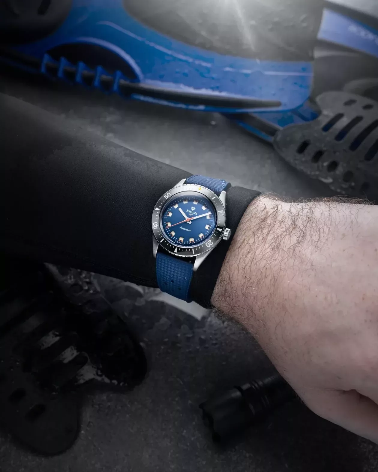 Nivada Grenchen Antarctic Diver Aquamar Vintage Depth with Living Lume 04