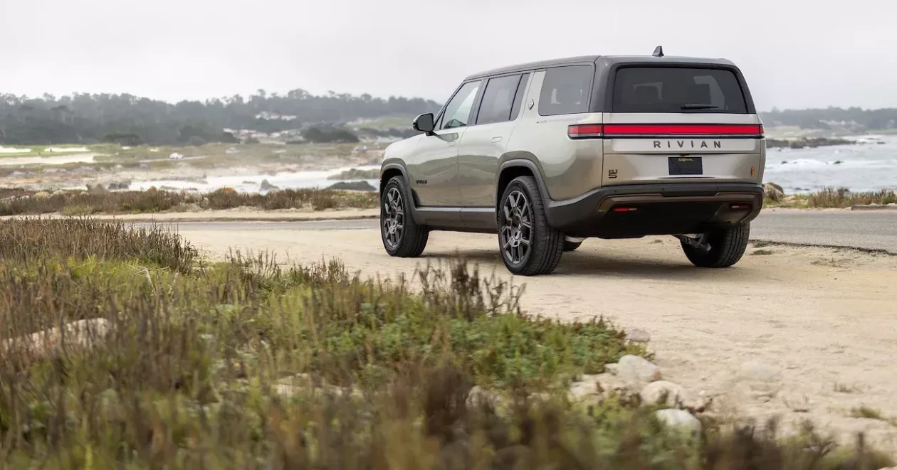 Rivian R1 S Pebble Beach Auction Electric Adventure Meets Coastal Elegance 01