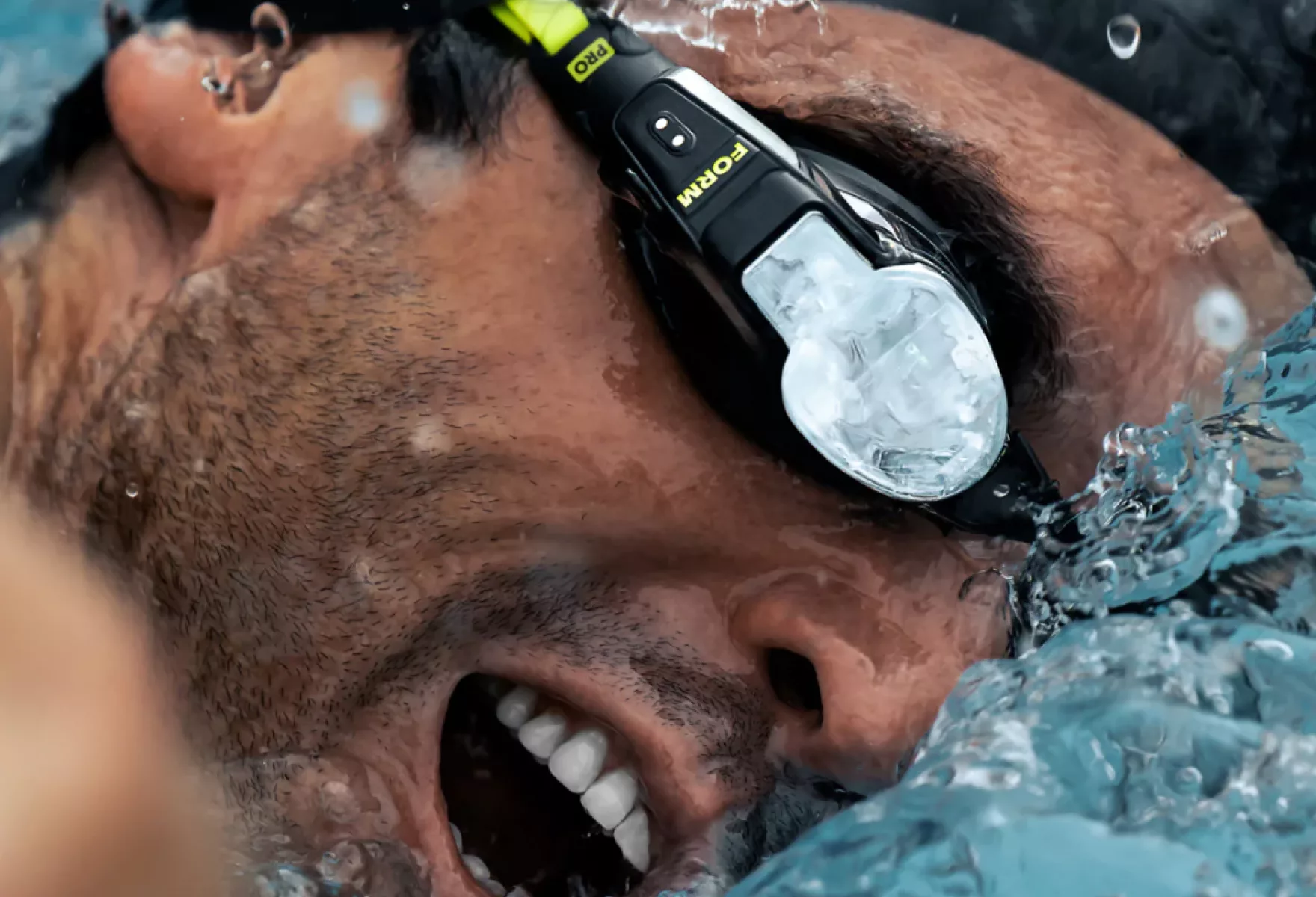 FORM Smart Swim 2 PRO Goggles The Ultimate AR Experience for Serious Swimmers 01