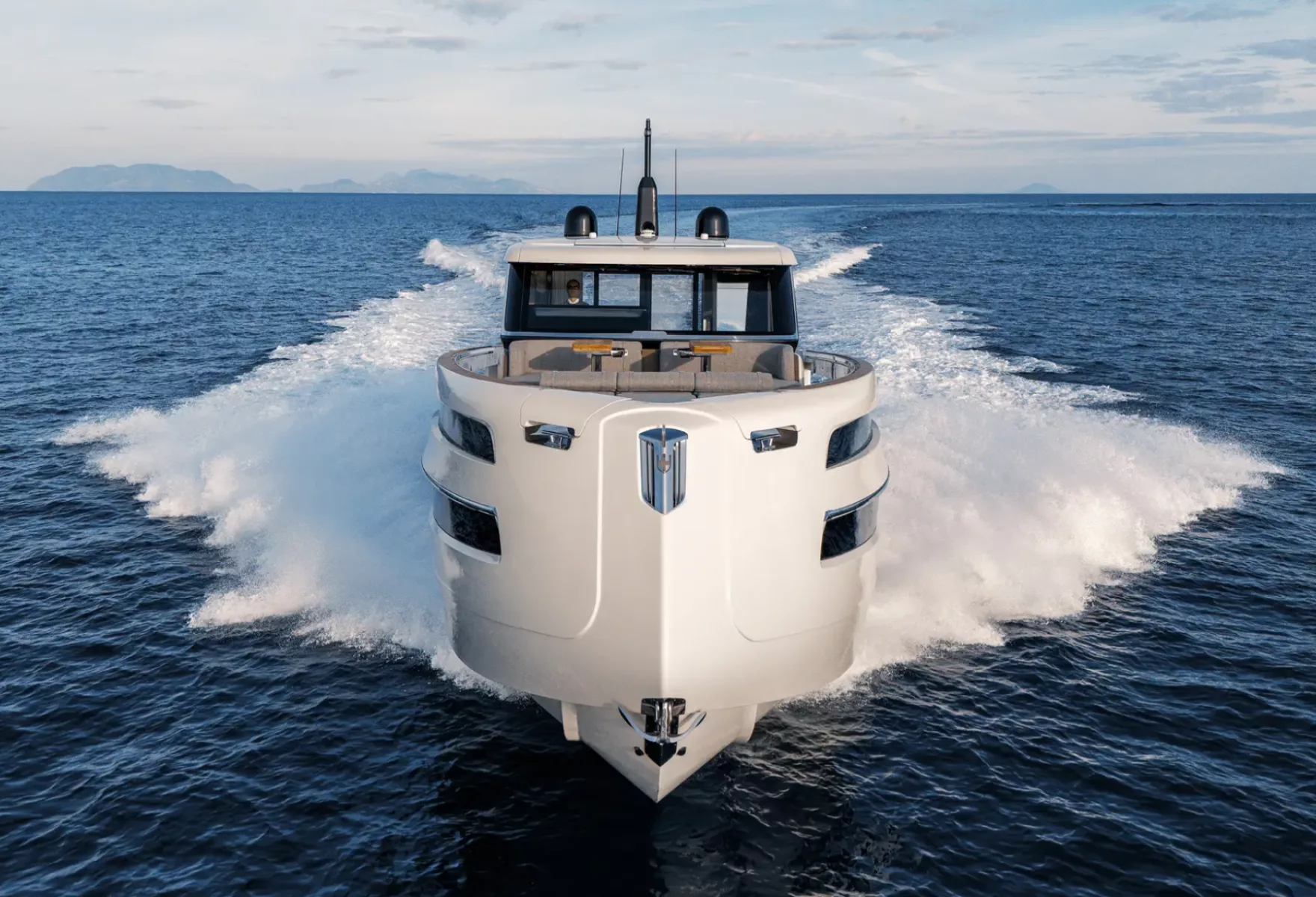Invictus ST550 Italian Elegance Reimagined in Sea Bound Space 02