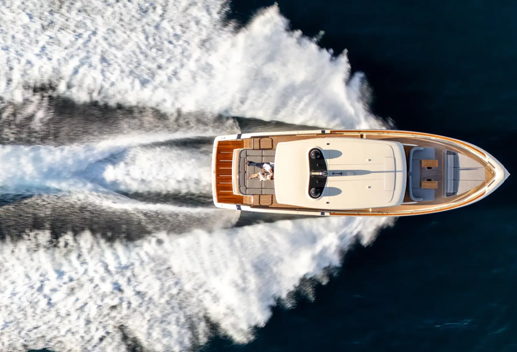 Invictus ST550 Italian Elegance Reimagined in Sea Bound Space 05