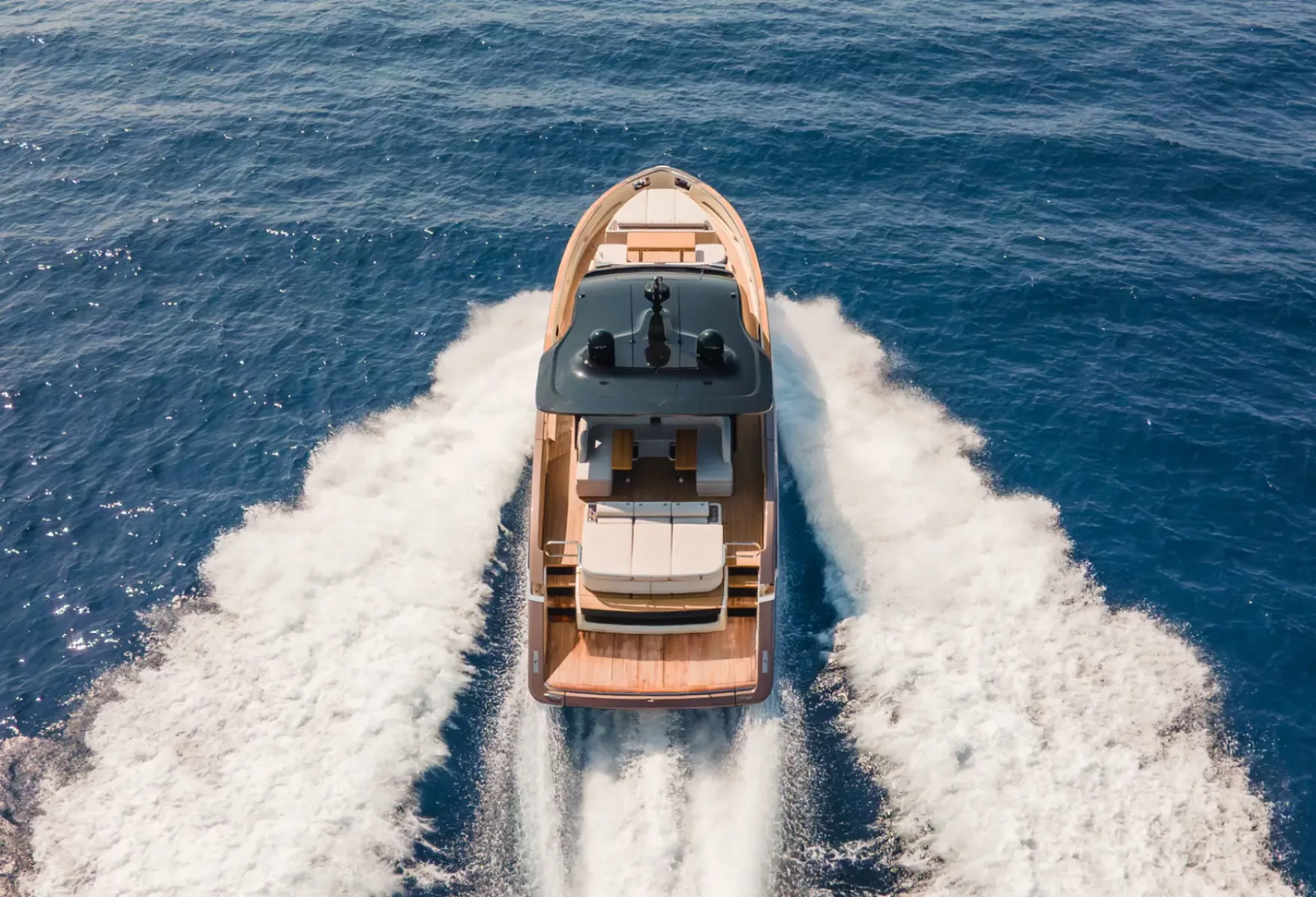 Invictus TT550 The Flagship of Refined Open Air Freedom 06