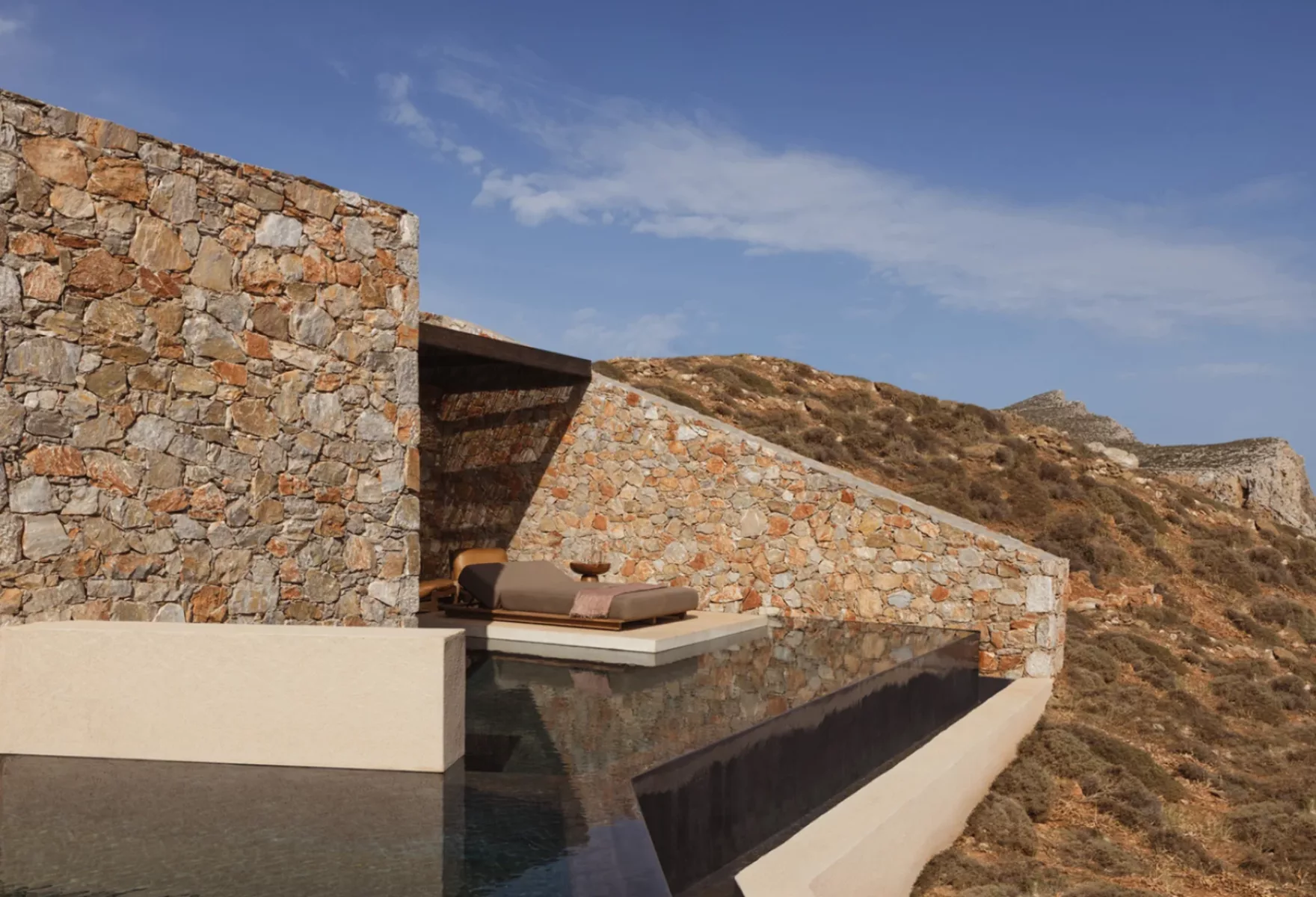 Gundari An Aegean Sanctuary of Sculptural Simplicity and Natural Grace 05