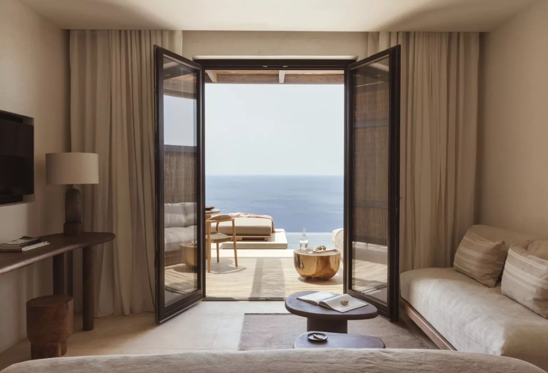 Gundari An Aegean Sanctuary of Sculptural Simplicity and Natural Grace 08