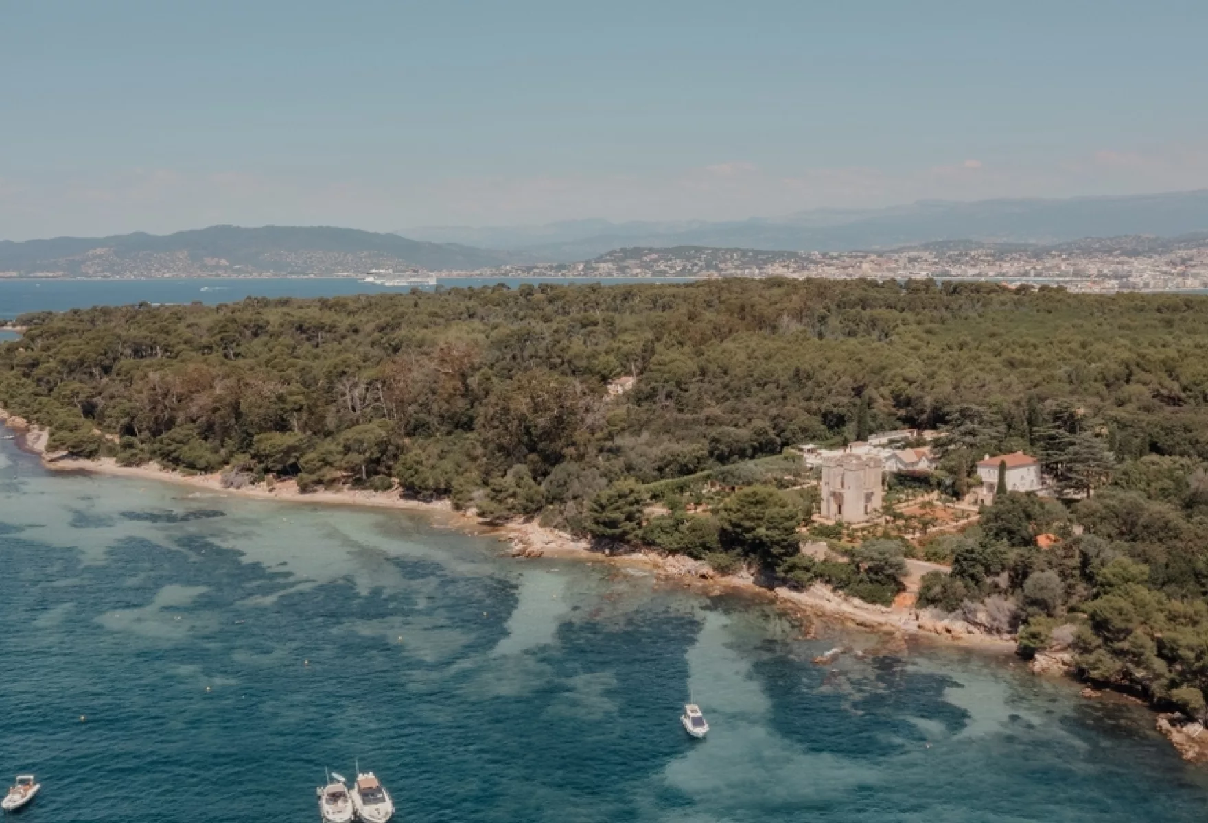 Ultima Corfu Barefoot Ionian Majesty 02