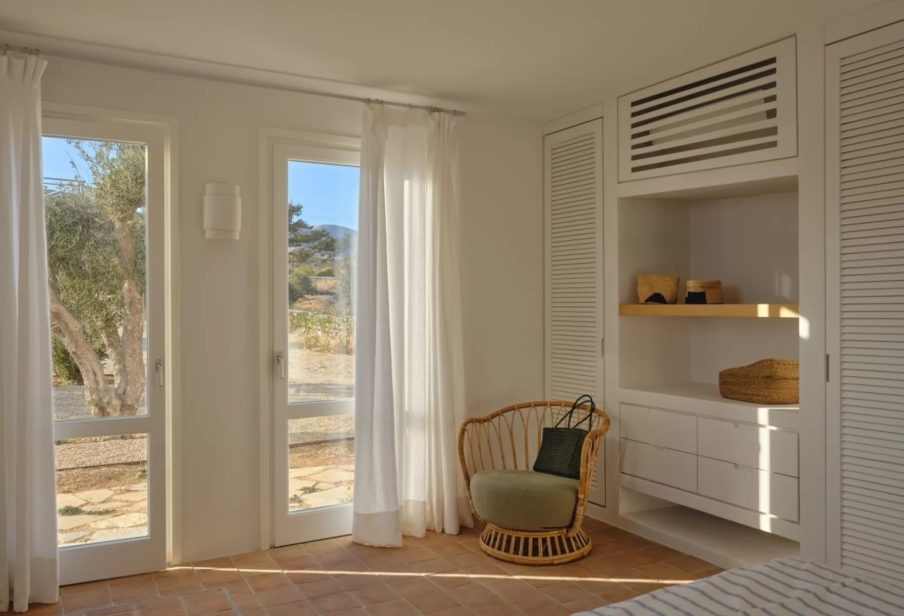 ARPs Agia Kyriaki Beach House A Cycladic Dialogue with the Sea 05