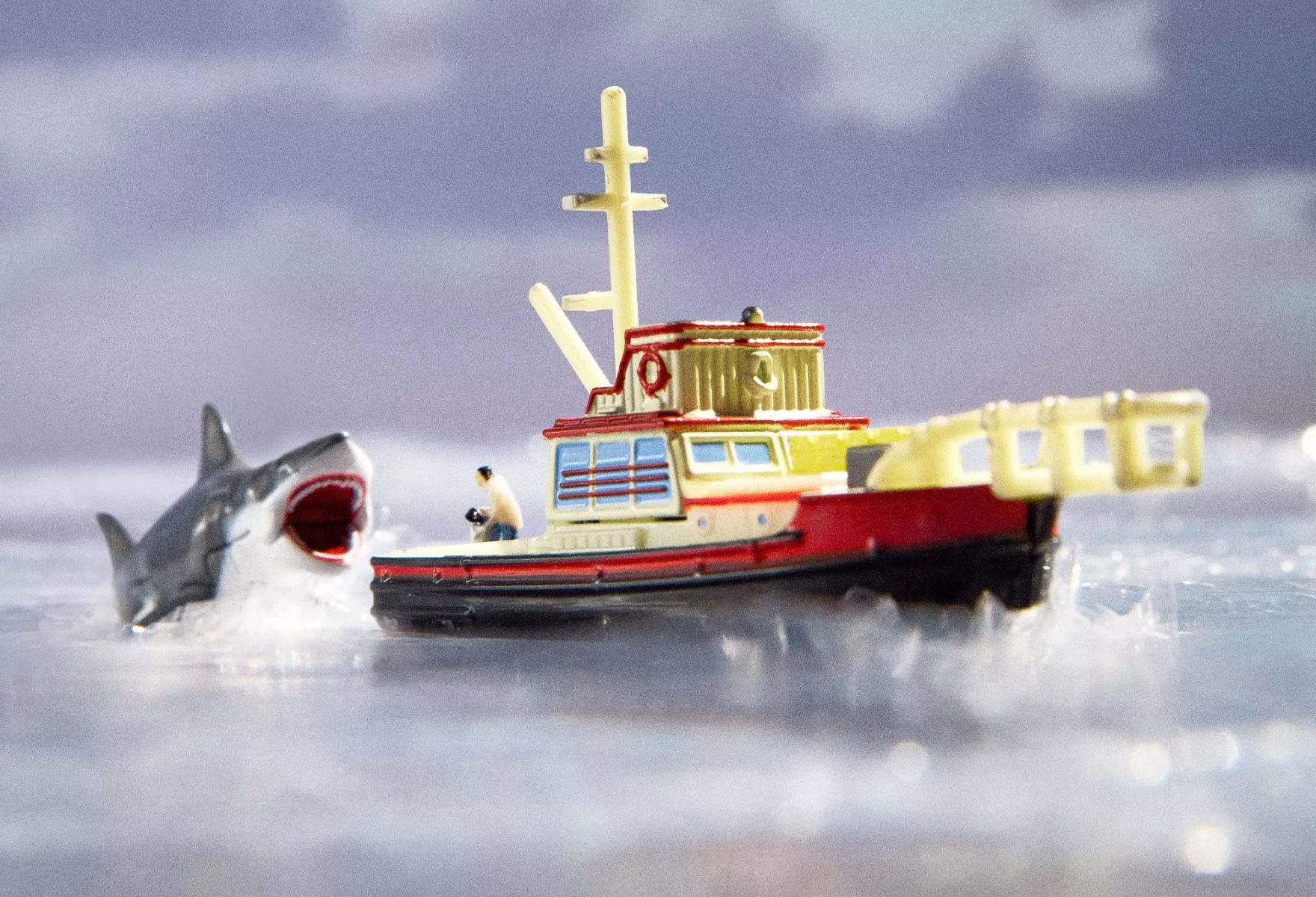 Hot Wheels x Jaws 50th Anniversary Collector Set A Legendary Encounter on Four Wheels 05