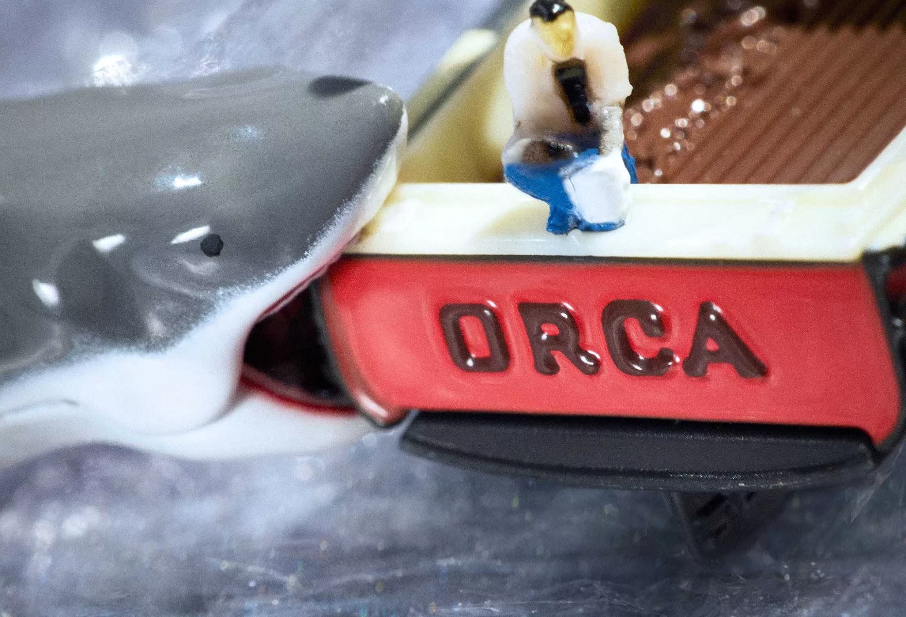 Hot Wheels x Jaws 50th Anniversary Collector Set A Legendary Encounter on Four Wheels 02